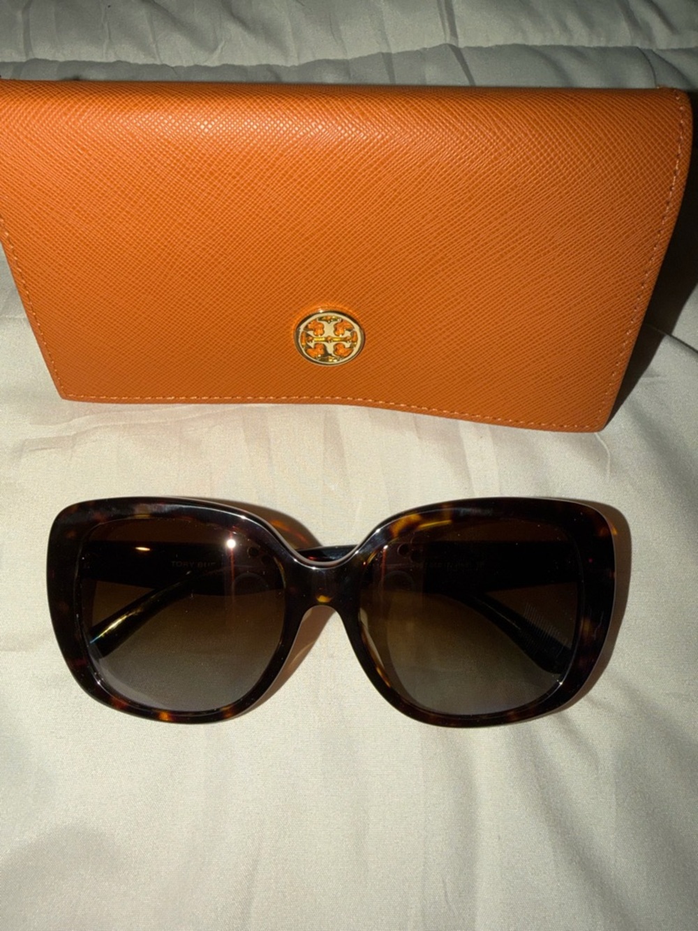 Tory Burch Orange Leather Sunglasses Case with Tortoiseshell Sunglasses